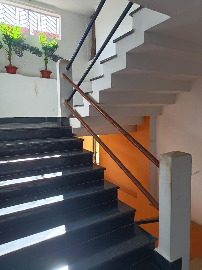 Kusum Hotel Dibrugarh Exterior foto